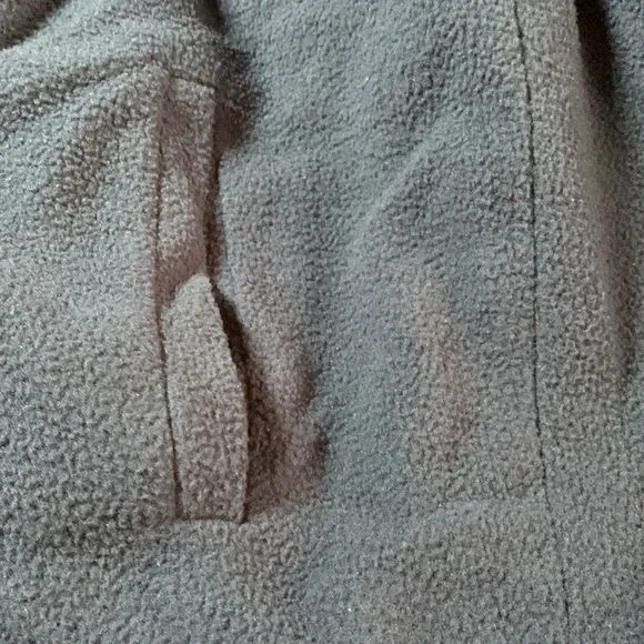 Men’s Air Force jacket w/ fleece lining. Armpit to armpit approx. 26 1/2 inches - Picture 12 of 14